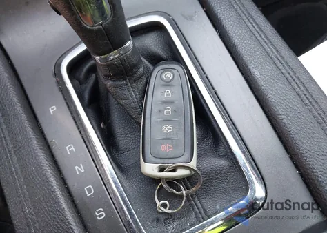 2017 Lincoln Mkt Livery z USA, uszkodzony, nr VIN 2LMHJ5NK3HBL01766